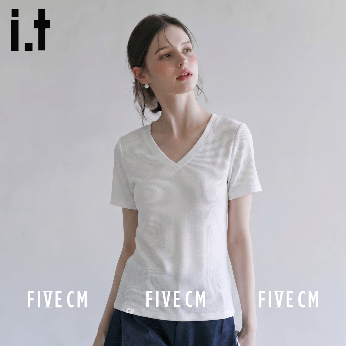 itFIVECM正肩V领修身显瘦短袖