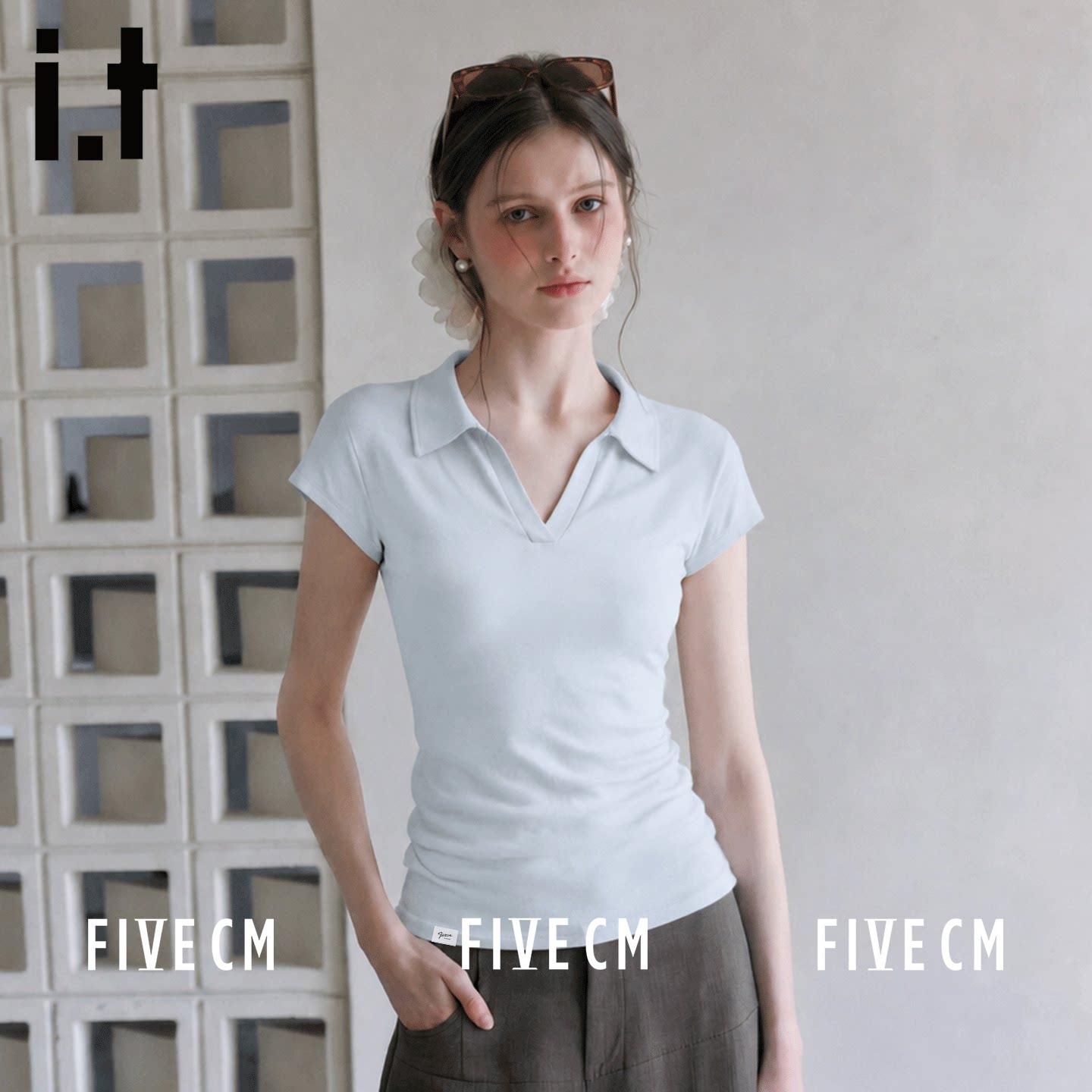 itFIVECM温柔风V领小翻领T恤女