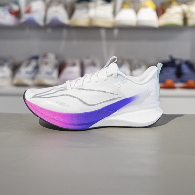 李宁赤兔8PRO男子跑步鞋