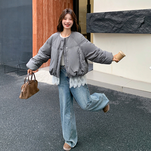 设计感灰色蕾丝拼接圆领羽绒服女冬超火好看高级小众保暖加厚外套图片