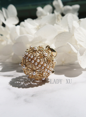 绣球镶嵌珍珠镂空雕花盒子吊坠