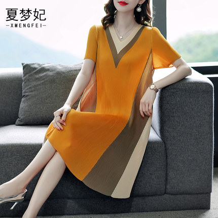 夏季时尚连衣裙短袖女2025欧美高端宽松妈妈时尚显瘦三宅褶皱裙子