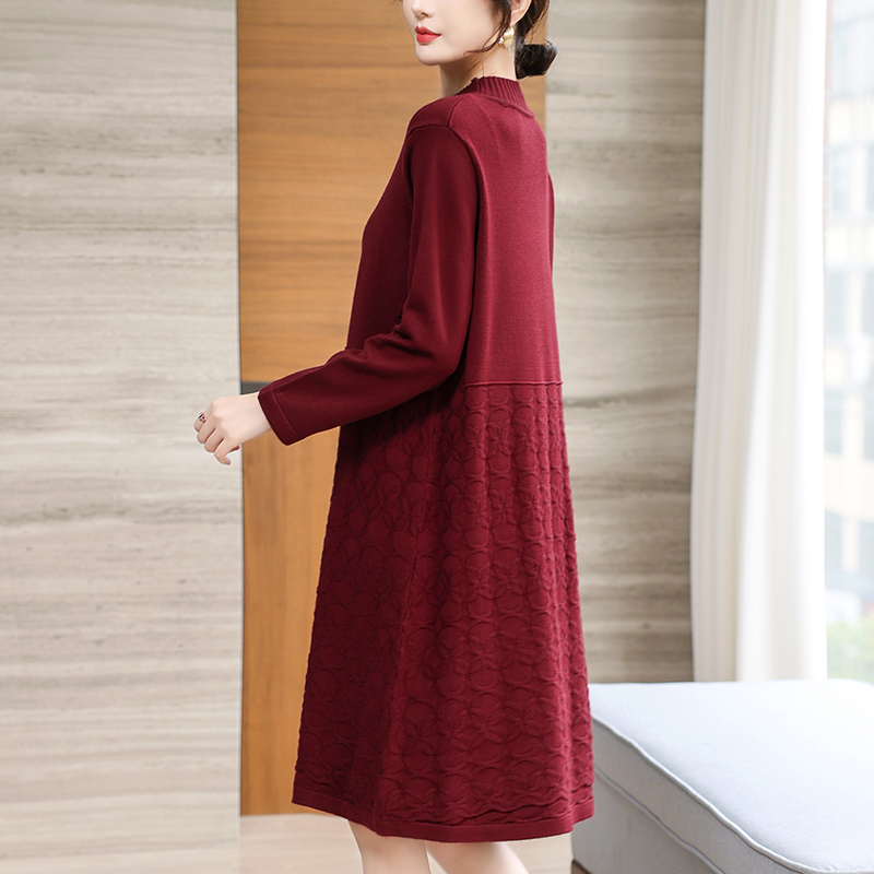 秋冬季新款针织连衣裙大码胖mm遮肉显瘦红色气质打底毛衣裙中长款