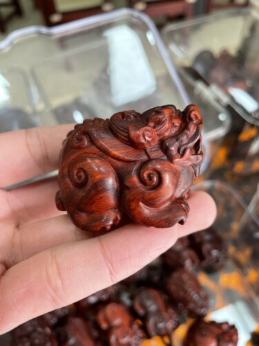 保真正宗印度小叶檀香紫檀木雕刻招财貔貅手把摆件木质文玩男女款