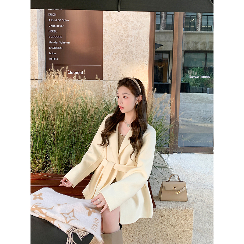 高品西装领系带羊毛大衣