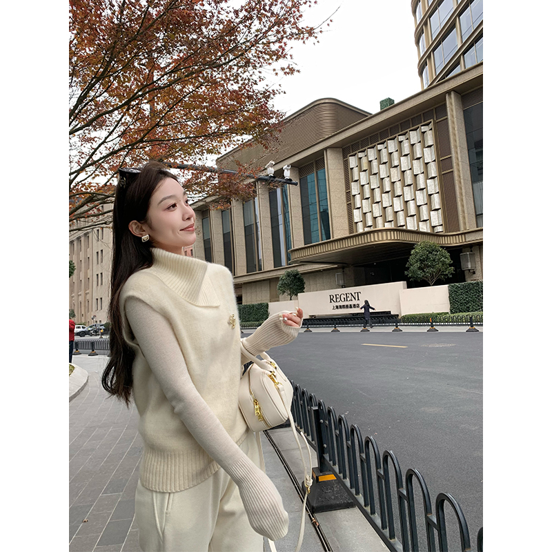 斜高领羊绒拉毛背心&打底衫