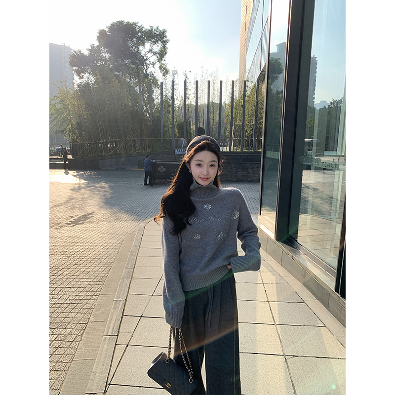 高领字母亮片软糯绵羊毛毛衣