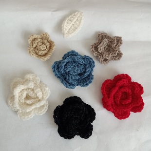 纯手工钩织成品山茶花毛线胸针包包毛衣配饰花朵别针百搭胸花编织