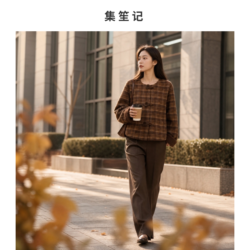 圆领短款格子羊毛大衣女中式设计