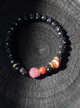 【藏玺·物与悟】原创款椰蒂无相玛瑙精雕粉糯尸陀林文玩手串手链