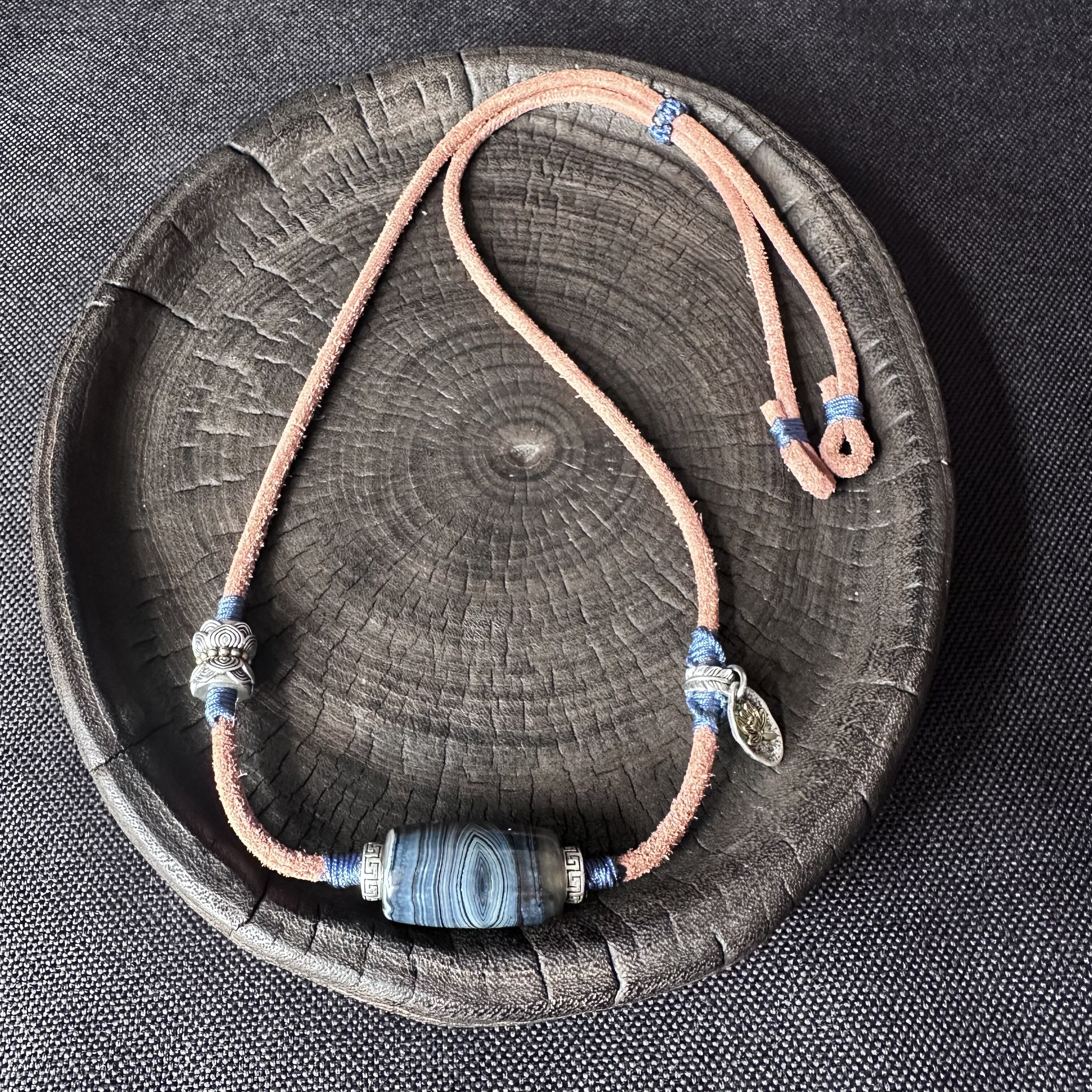 【藏玺&middot;物与悟/缘】原创设计 蓝沁缠丝玛瑙天珠项链 多样性发货