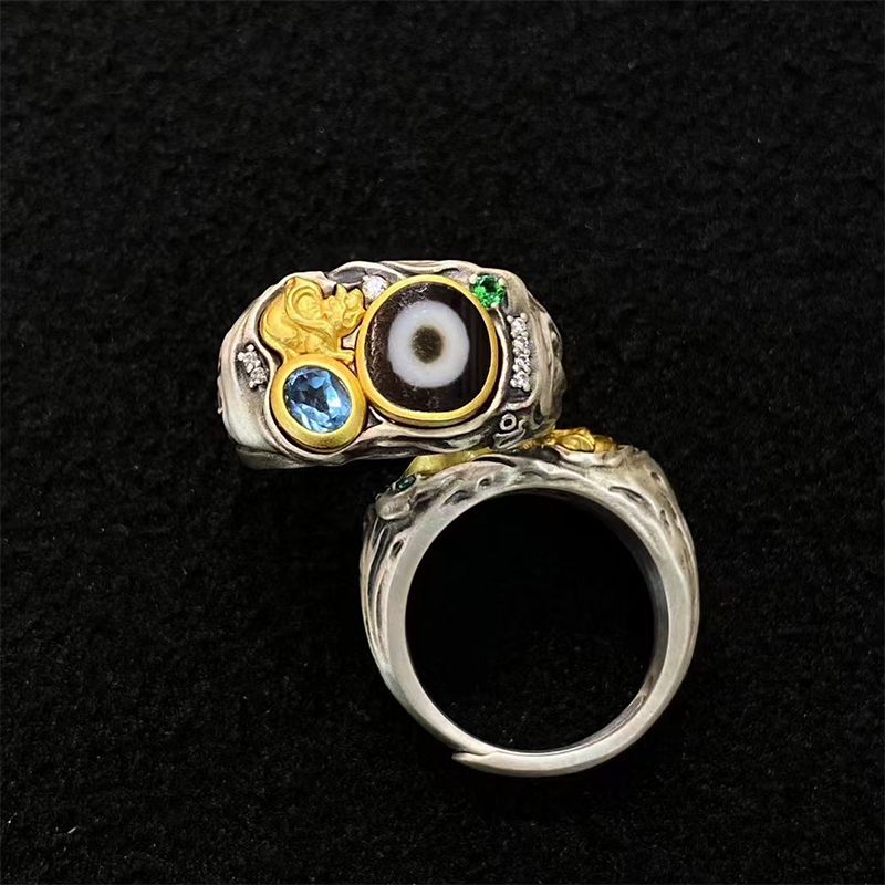 藏式S925纯银镶嵌吐宝鼠天珠戒指