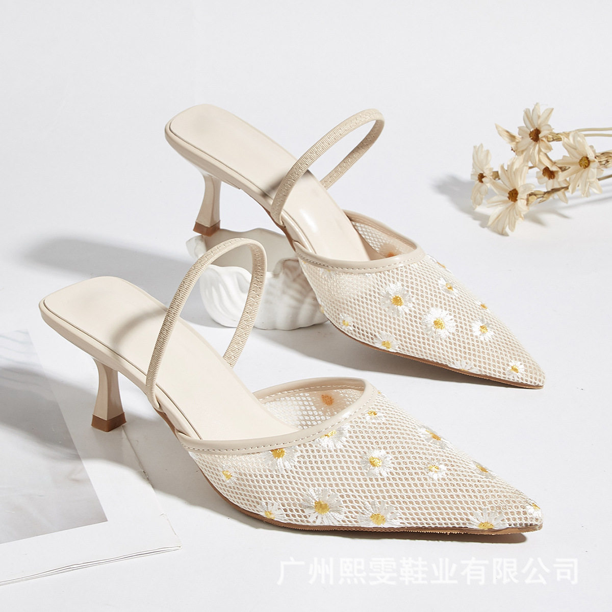 新款杏色时尚高跟刺绣尖头高跟凉鞋小香风个性气质优雅后绑带穆勒