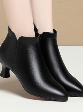 细跟尖头短靴女黑色防滑耐脏中跟秋冬猫跟工作鞋小低跟靴软皮女靴
