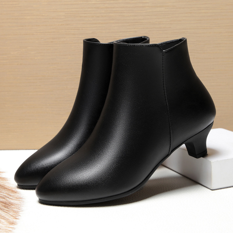 新款妈妈鞋女冬季款黑色高帮皮鞋