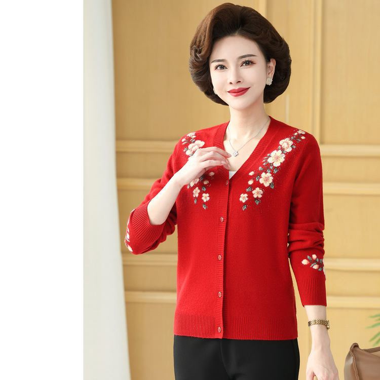 中老年妈妈装春秋针织开衫刺绣宽松奶奶装洋气上衣女v领毛衣外套