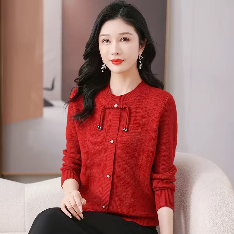 秋季新款妈妈毛衣复古女士针织上衣中老年女式长袖打底衫婆婆