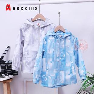 abckids童装男童外套印花儿童冲锋衣2025春季新款薄款户外服上衣