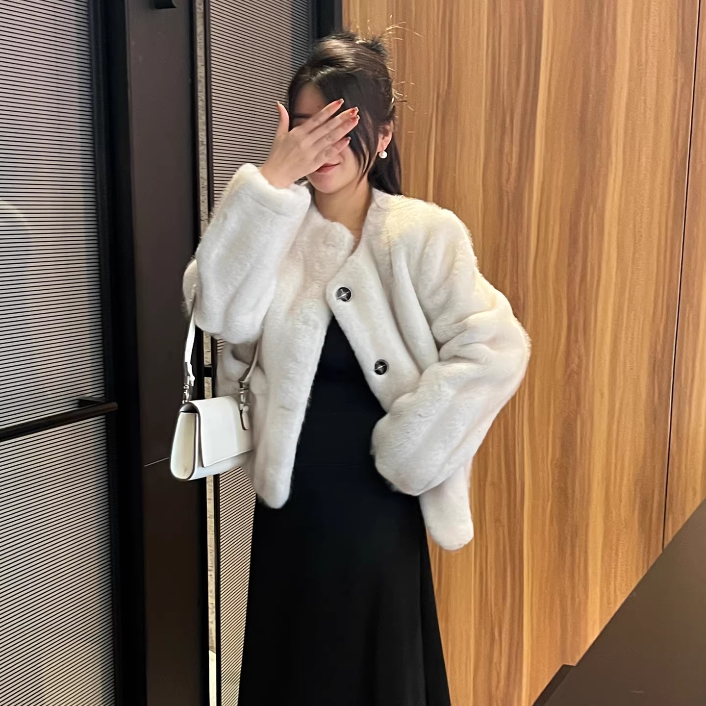 整貂皮草海宁皮毛一体整皮短款小个子水貂毛圆领外套女冬毛毛大衣