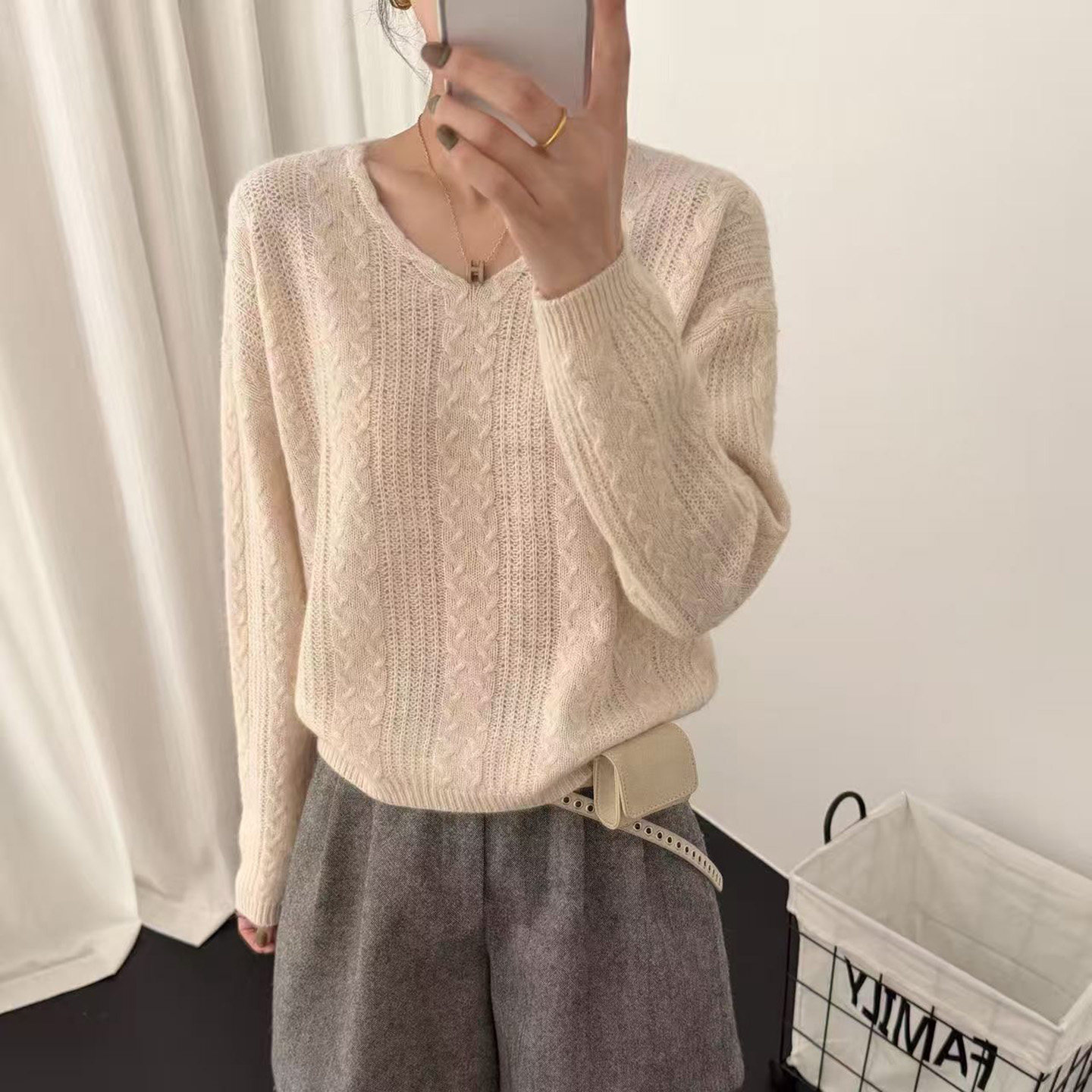 慵懒风纯色V领麻花针织衫女宽松秋装韩系显瘦毛衣百搭软糯上衣潮