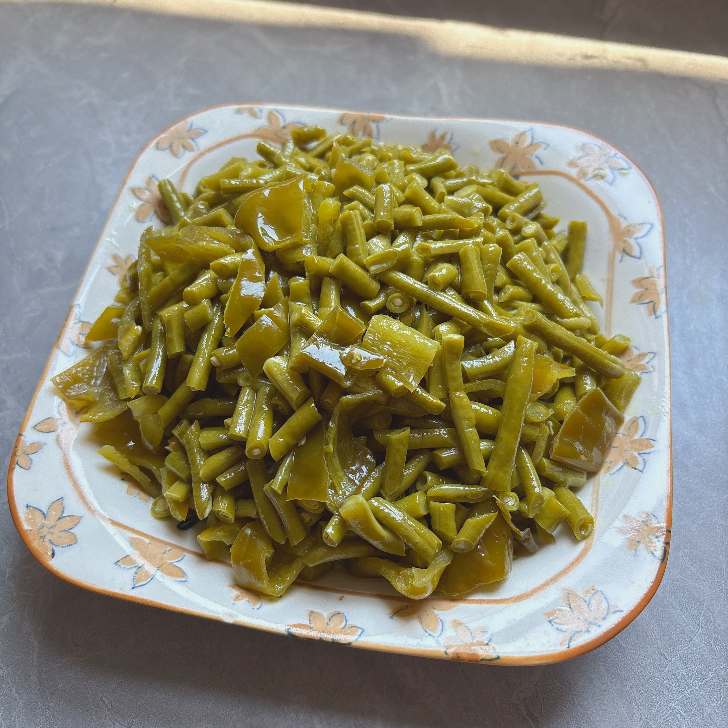 安徽六安腌制酸豆角泡豇豆咸菜下饭菜开胃小菜农家泡长豆角腌豇豆
