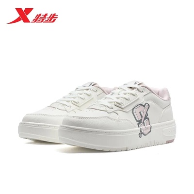 特步女鞋板鞋千层鞋皮面小白鞋