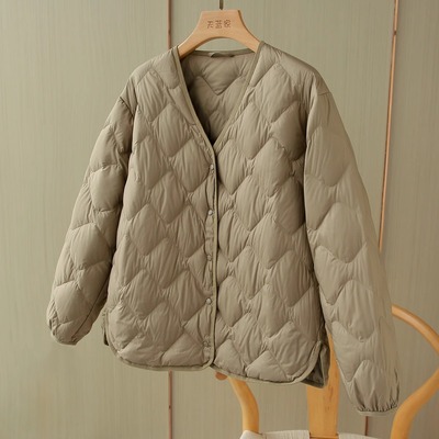 90白鸭绒V领菱格羽绒服女冬季新