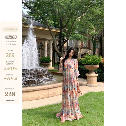 V领喇叭袖褶皱油画碎花仙女长裙