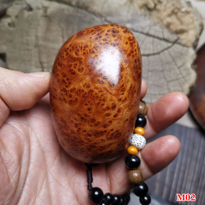 凉山陈化崖柏爆满瘤疤闪电手把件