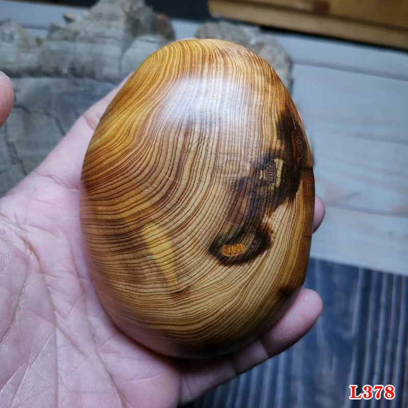 太行崖柏黑油陈化料虎皮纹手把件