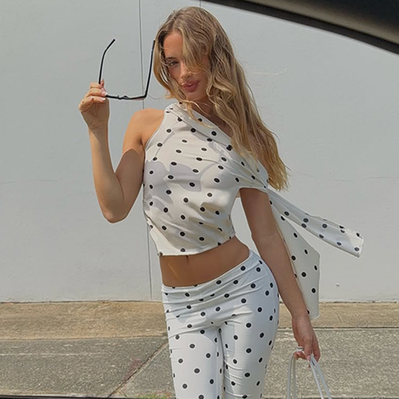 通勤瑜伽波点背心显瘦短裤套装