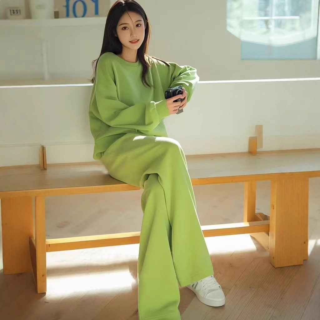 早春一整套ootd韩系高级感穿搭御姐又a又飒休闲绿色卫衣套装裤子