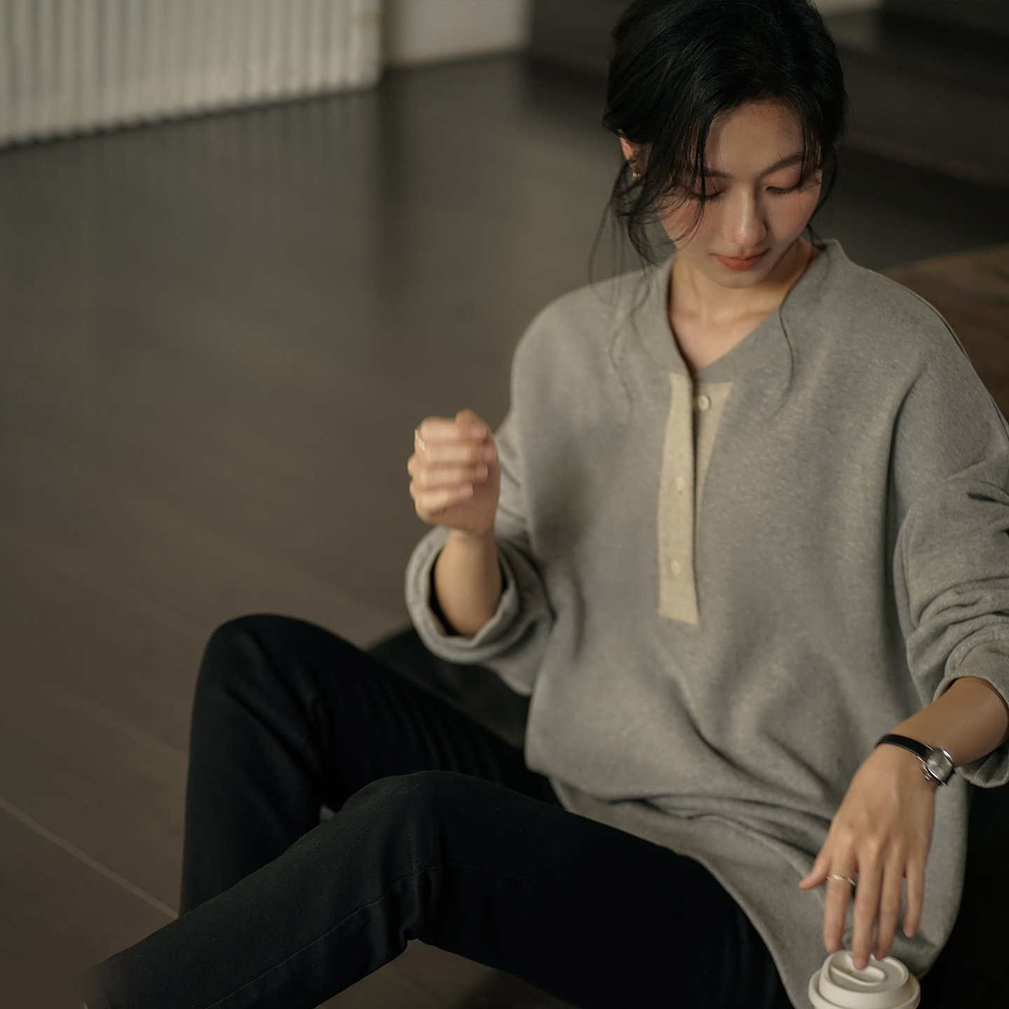 无谓韩式文艺2025年秋冬新款女装宽松显瘦圆领撞色气质卫衣女上衣