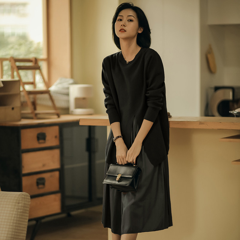 无谓假两件连衣裙2026春季新款毛衣裙女宽松过膝针织拼接遮肉长裙
