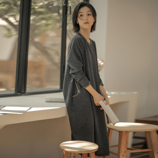 直筒针织连衣裙 气质优雅宽松长袖 无谓过膝打底长裙2025秋冬款 女装