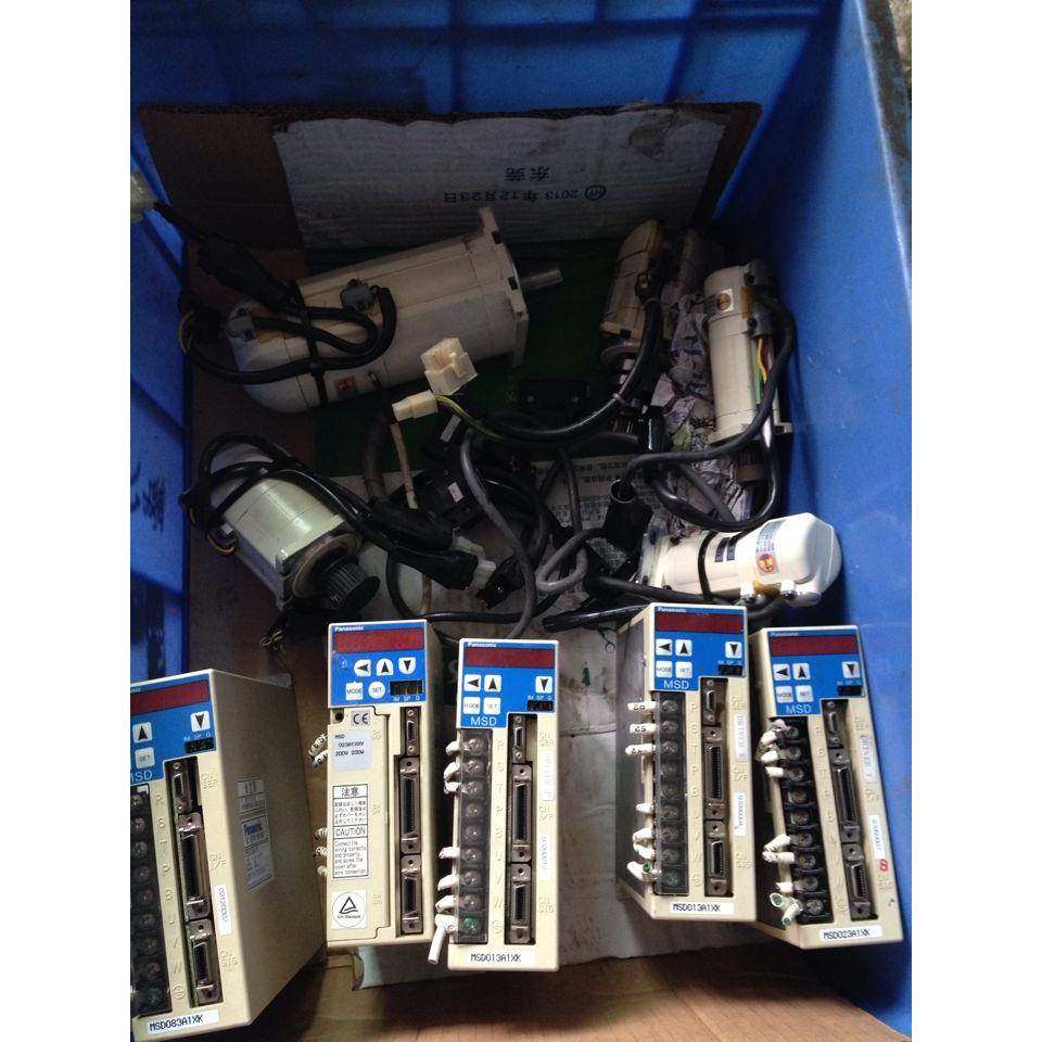 松下伺服驱动器MSD011A1XX21 MSD011A1X MHMF082L1U2M 议价