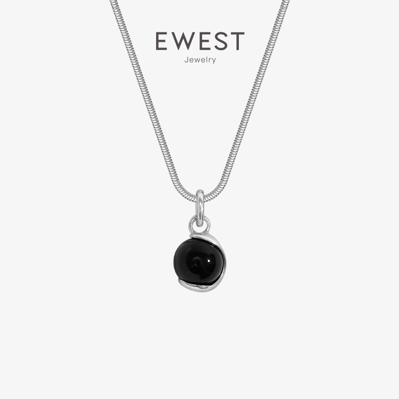 EWEST艺未黑色玛瑙吊坠项链女小众毛衣链925银蛇骨链轻奢首饰颈链