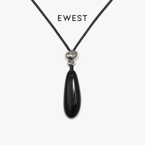 EWEST 新款黑色玛瑙吊坠长项链女锁骨链小众轻奢设计感毛衣链颈链