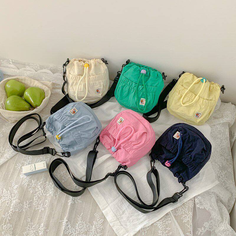 韩版儿童可爱时尚字母包包男女童胸包百搭户外小包背包宝宝斜跨包