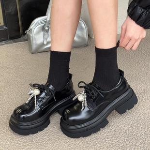 老牌子软漆皮单鞋2025春新款小皮鞋6203软中跟方头珍珠系带女鞋