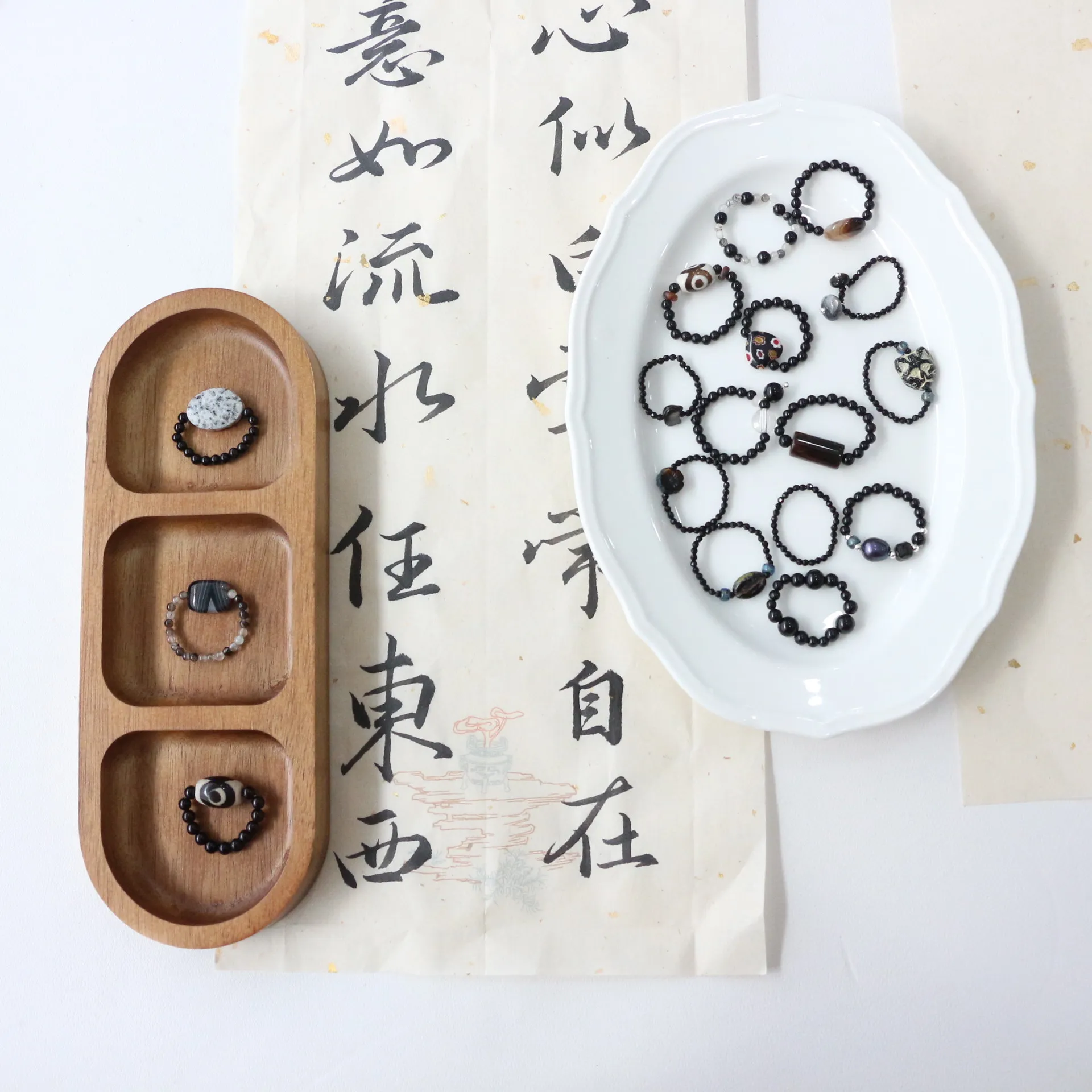 国潮民族风暗黑风玛瑙天然石戒指女原创小众个性轻奢串珠弹力指环