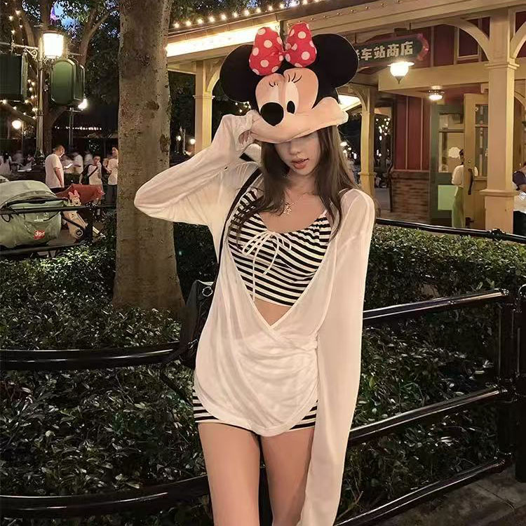 泳衣女2025新款比基尼分体条纹三件套高级感性感小胸长袖度假温泉