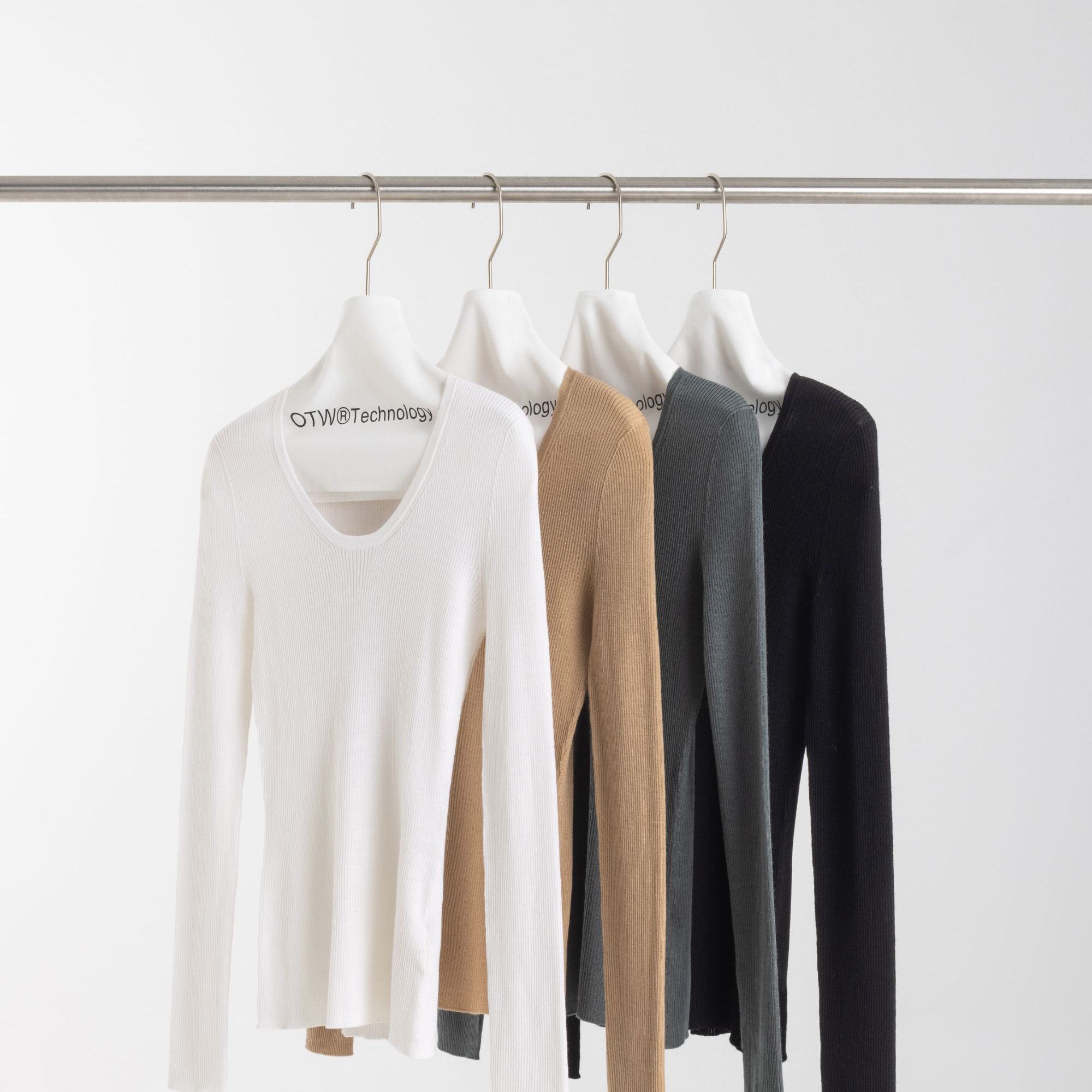 【小李专享】  U领修身长袖显瘦纯色打底衫针织衫女226502