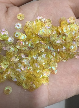 浅黄色七彩亮片 4mm-12mm圆形凹凸平面幻彩透明黄色珠片DIY饰品
