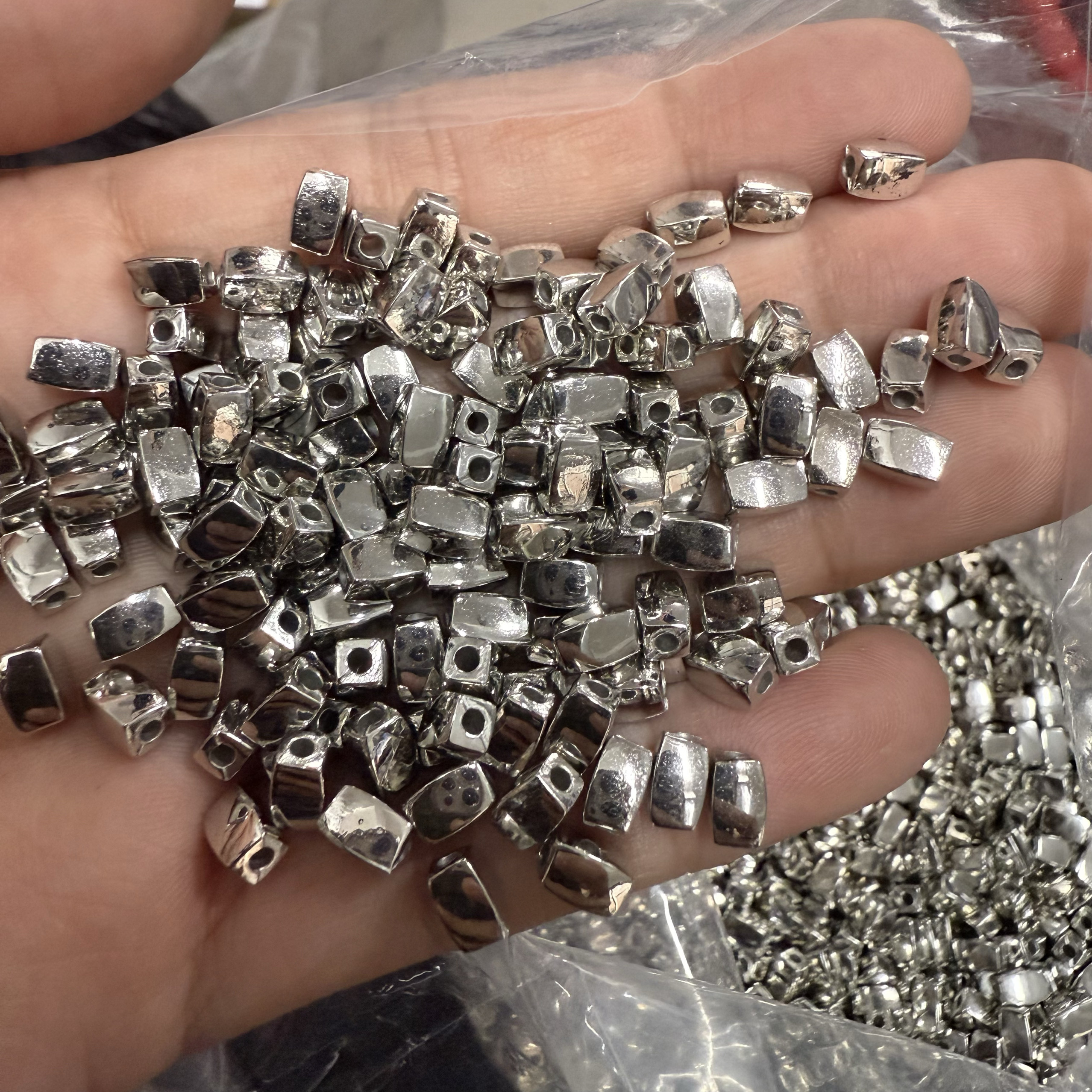 DIY方管珠 4*6mm仿金属长方形管珠银色枪色珠子服装鞋帽辅料饰品,饰品/流行首饰/时尚饰品新,其他DIY饰品配件,淘宝优惠券,粉丝福利购,淘宝优惠卷