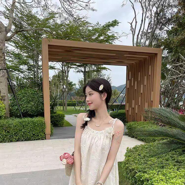 甜美小清新雪纺刺绣提花气质吊带连衣裙女夏季新款度假风流苏裙子