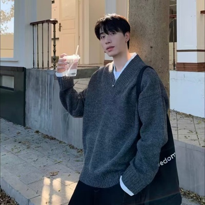 【全场五折】灰色假两件v领毛衣