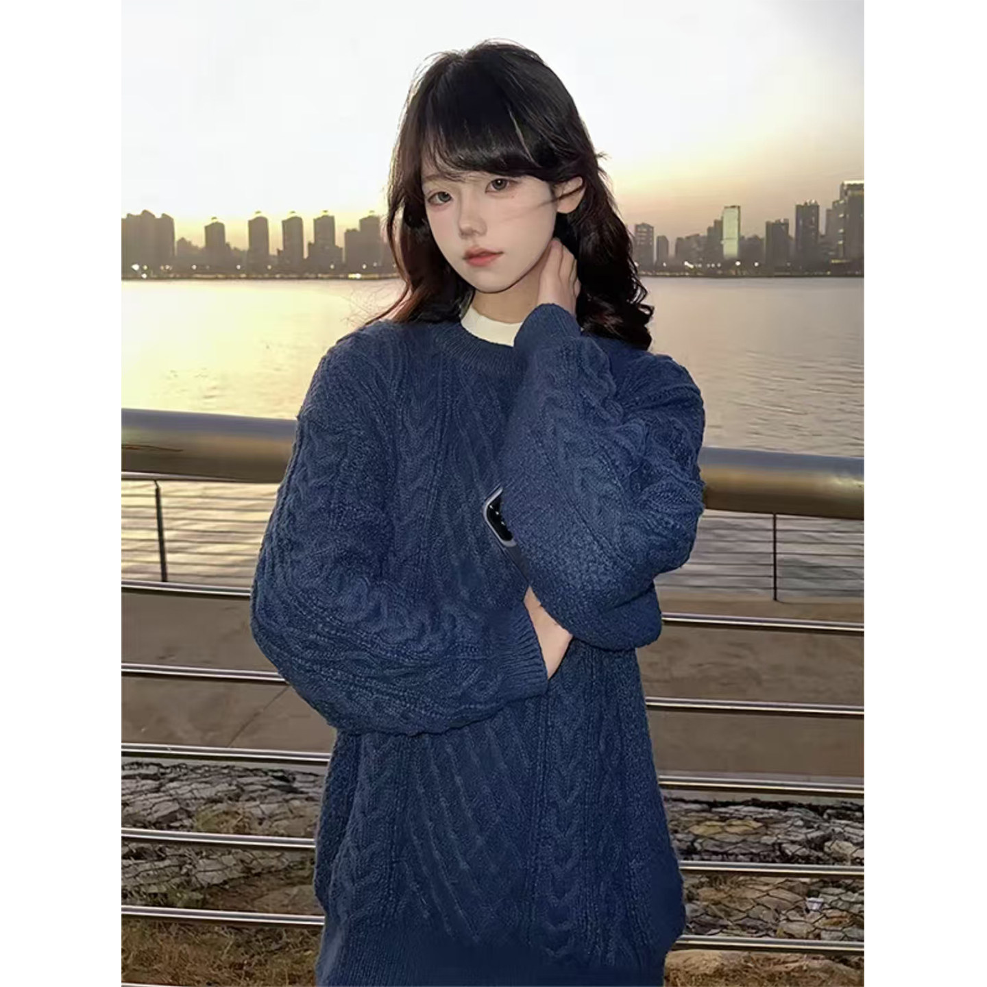 藏青色麻花圆领毛衣男女款冬季慵懒风高级针织衫韩系加绒内搭上衣