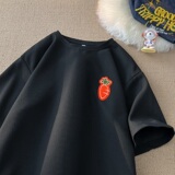 黑色