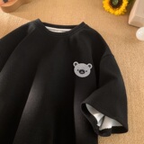 黑色